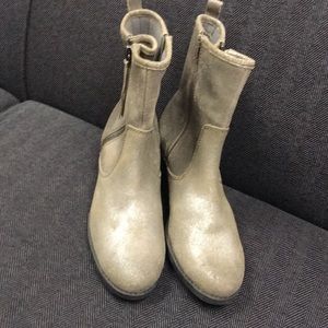 Clark’s Booties Beige/ Gold tone 7 1/2 New no box